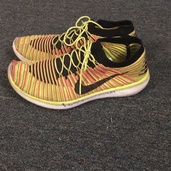 Nike shoes - Picture 2 of 2